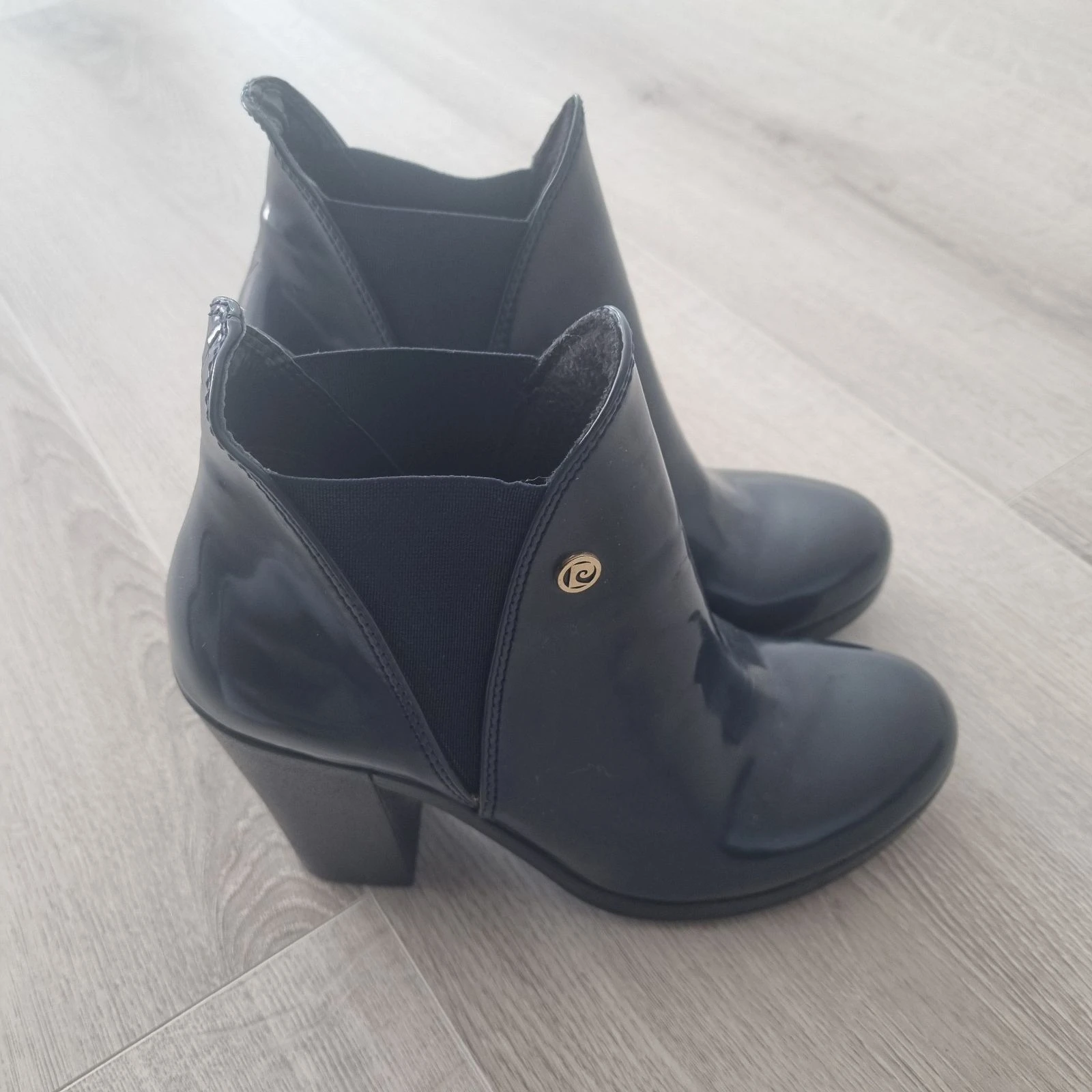 Pierre Cardin Patent Leather Ankle Boots with Heel – Size 37 – Dark Blue – photo 2